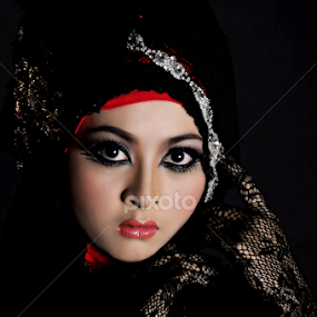 Tataplah aku by Muhammad Sugiharto - People Portraits of Women
