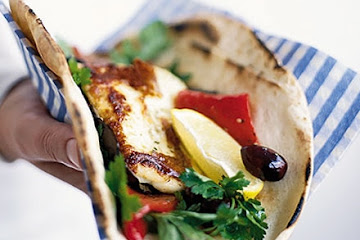 Roasted pepper & halloumi wraps
