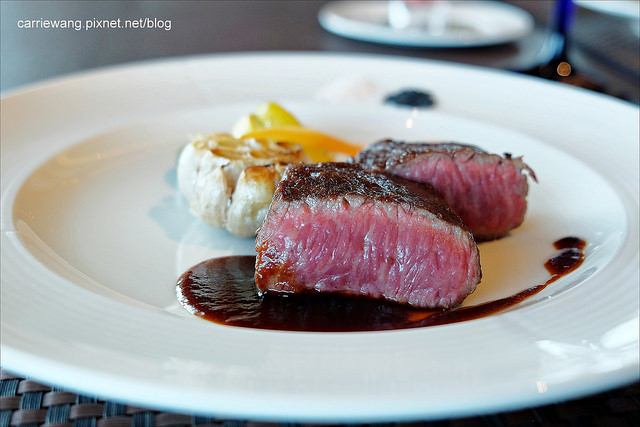 【台中高級餐廳】蘿拉牛排館．Laura's Steak House。環境很好、服務很好、求婚慶生的好地方