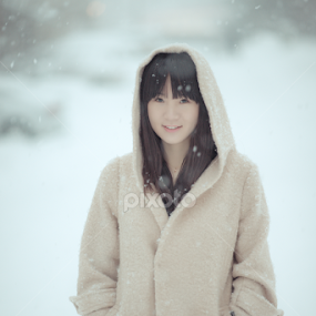 Snow by Wei Ding - People Portraits of Women