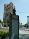 Monumento a Osman Pérez Freire