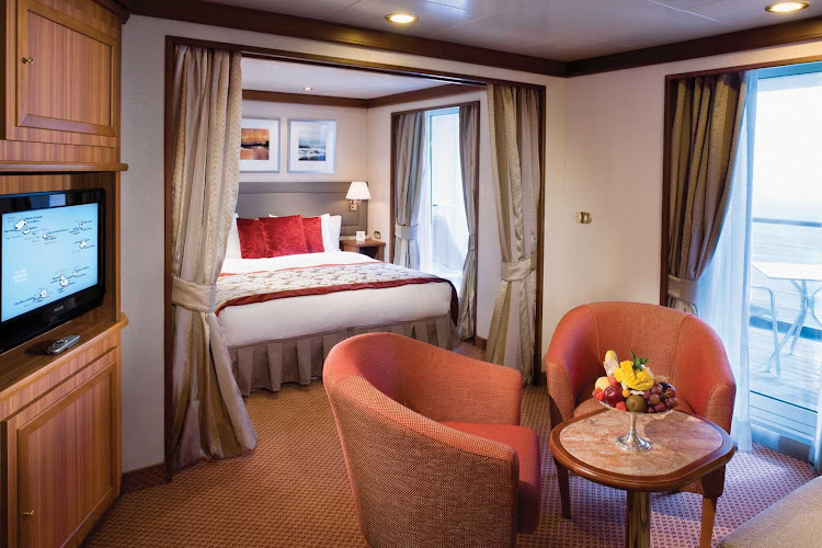 The Medallion Suite aboard Silver Wind offers guests a spacious, roomy suite with panoramic ocean views.