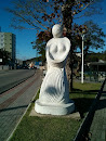 Escultura Mulher Branca