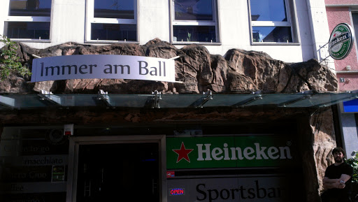 Immer Am Ball Steinfassade