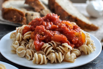 Favorite Crockpot Tomato Sauce