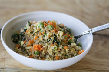 Quinoa &quot;Fried Rice&quot; with Broccoli, Carrots, Sesame