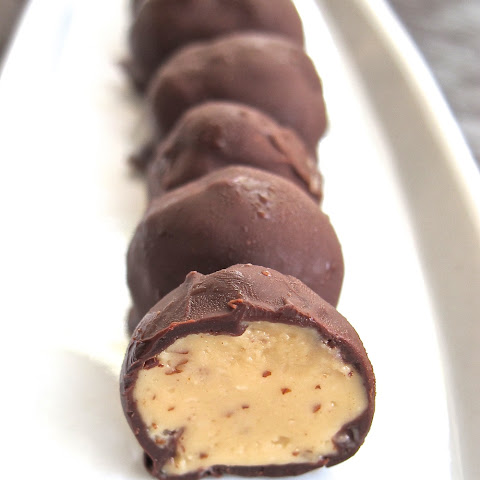 Healthy Chocolate Peanut Butter Balls