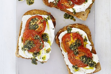 Tartines with roasted tomatoes & mint pesto