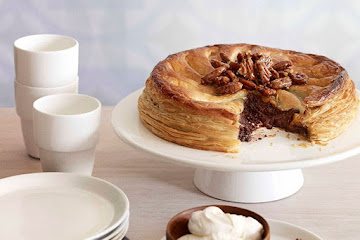 Chocolate and pecan pie with candied pecans