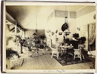 Interieur van het huis van Paul Sandel in Tandjong Poera, Langkat Sumatra