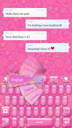 粉紅色的心的鍵盤