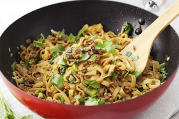Minced soy pork with rice noodles