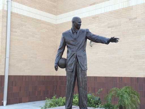 Vince Carter Statue