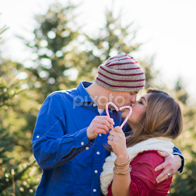 Christmas Session by Marissa Frederick - People Couples