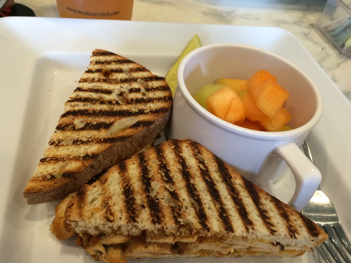 Sweet Chipotle Chicken on Gluten Free bread with a fruit cup.