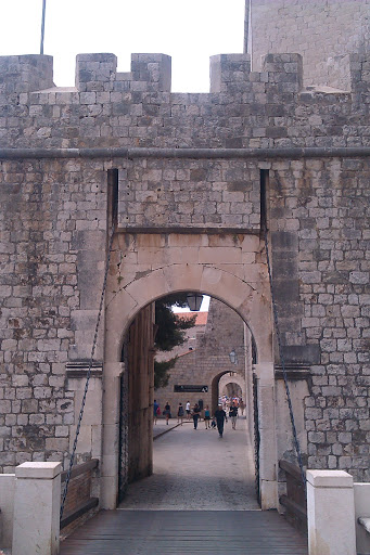 Vrata Od Ploča