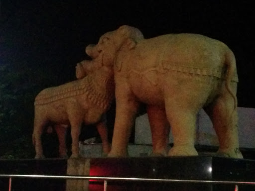 Elephant And Bull Sclputure 