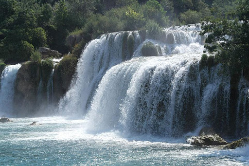 Natural WaterFall Photo