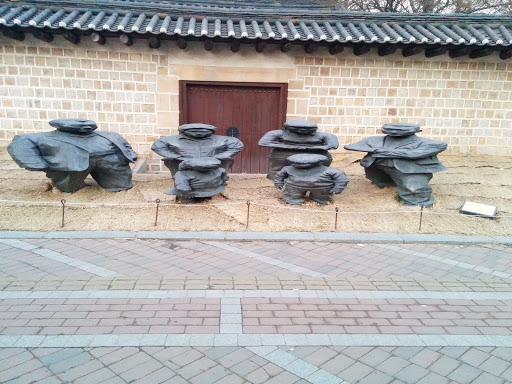 Jangdockdae Statues