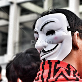 Men behind the mask by Mohammad Bujang - People Street & Candids