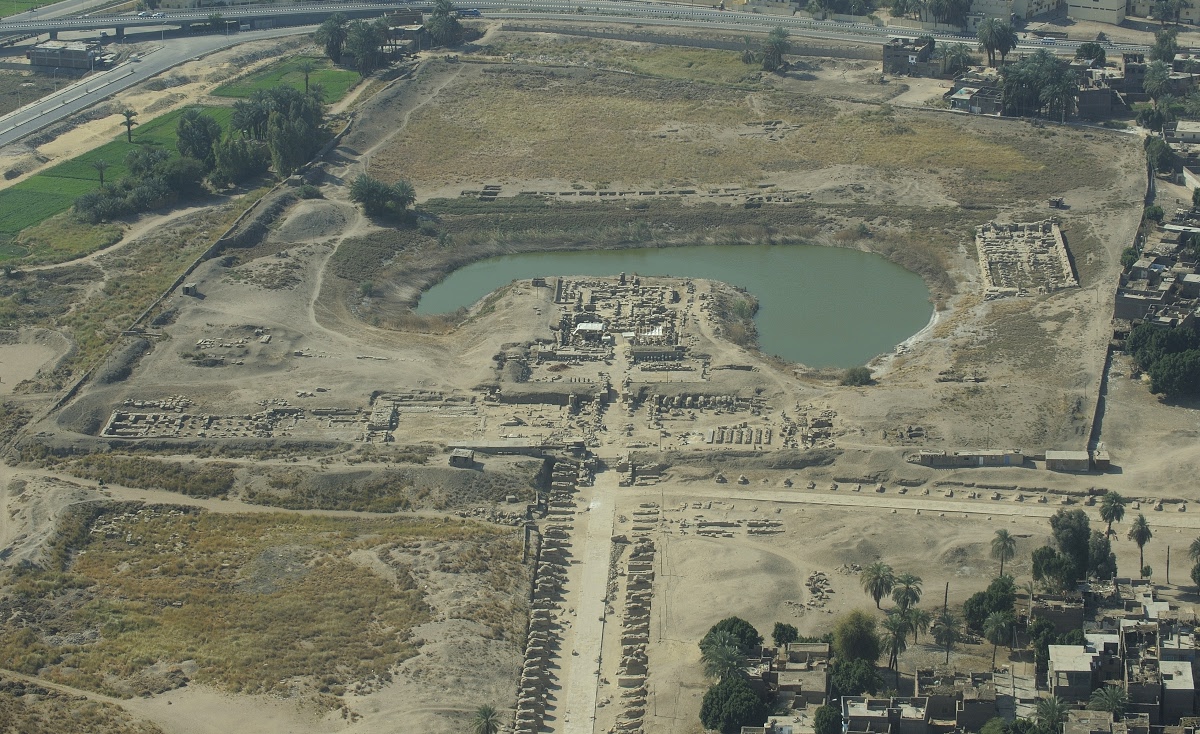 Brooklyn Museum And The Precinct Of Mut Brooklyn Museum - 