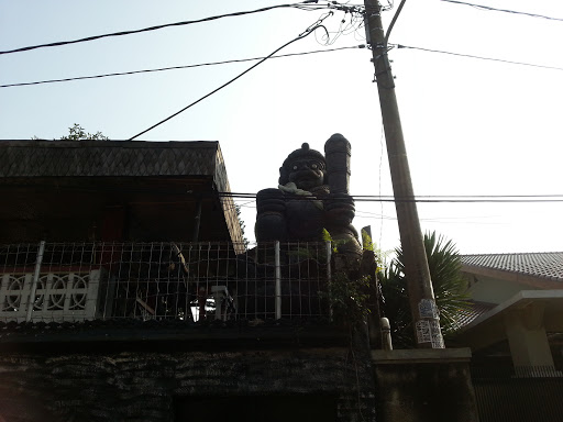 Retjo Penthung Statue
