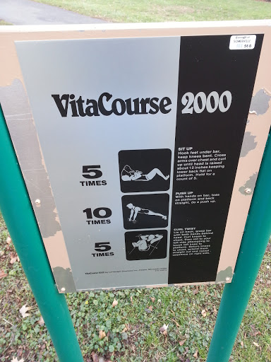VitaCourse2000 Health Hike - Sit Up, Push Up, Curl Twist 