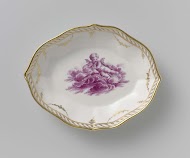 Pattipan met een putto op wolken