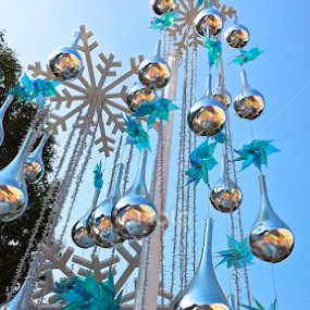 BLUE CHRISTMAS by Jose Mata - Public Holidays Christmas