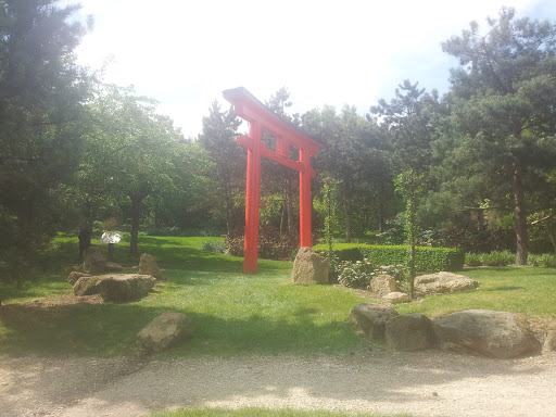 Mondo Verde - Shinto Gate