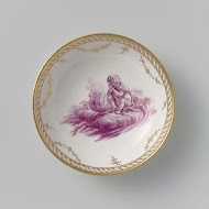 Schotel met een putto op wolken