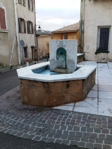 Fontaine du Vieux Village
