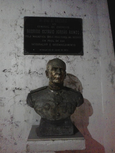 Busto General Rodrigo Octávio