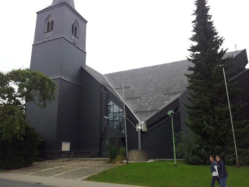 Kirche Höfen