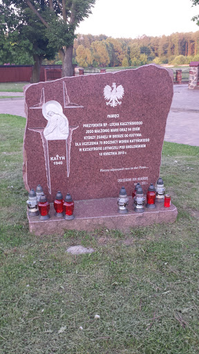 Pomnik Katyń 1940