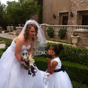 Bride and flower girl by Heather Parrish - Wedding Groups