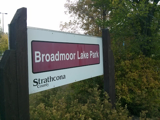 Broadmoor Lake Park Sign 