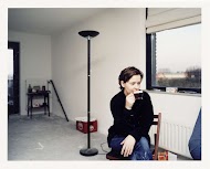 Villa Acilia: het nieuwe huis van Christa en Sander - Christa drinkt koffie tijdens het inrichten