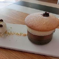 小梗甜點咖啡
