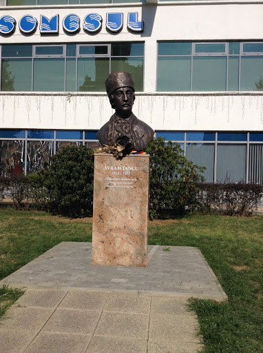 Statue of Avram Iancu