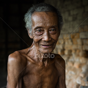 Old Man by Pandu Hari Santoso - People Portraits of Men