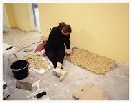 Villa Caletta: Simone bezig aan de mozaïekvloer