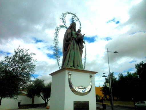 Virgen forjada de la Oliva