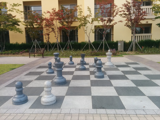 체스 조형물