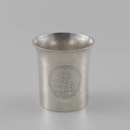 Kroes, versierd met het wapen van Vlissingen en het markiezaat Veere