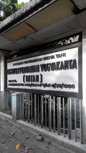 Institut Pertanian Yogyakarta Portal