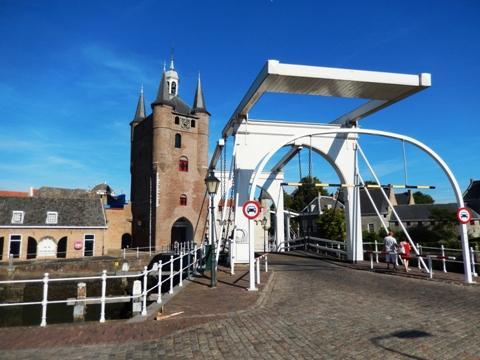Picturesque Zierikzee Screen 1