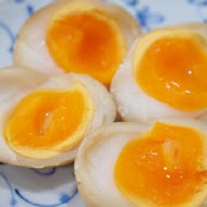 黑點雞肉食堂