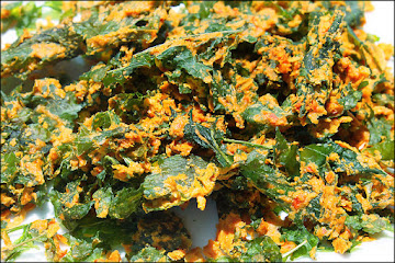 Cheesy Kale Chips (Raw &amp;amp; Vegan)