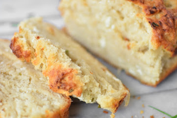 Goat Cheese and Chive Beer Bread